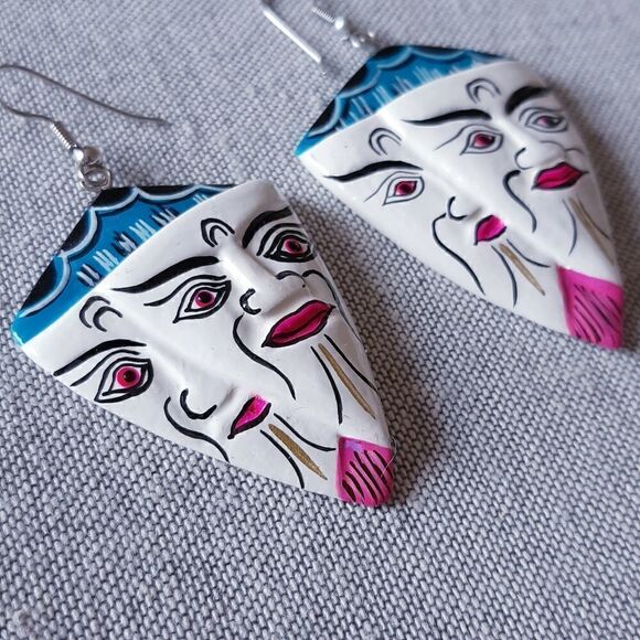 Handpainted wooden earrings   - Picture 2 of 4
